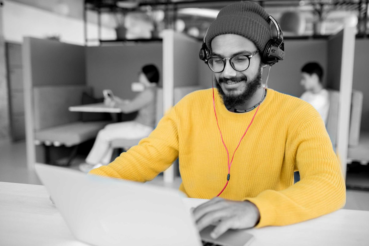 buddilife's tweet photo. Logistical issues can lead to delayed or cancelled face to face meetings. With our #buddiLIVE meeting feature, you’ll never be late for a meeting.

To learn more log on to https://t.co/UYeQrkHsFy

#buddiforlife @makeinindia #smartcentric #webconference  #voicetech https://t.co/p3H7EbWaQJ