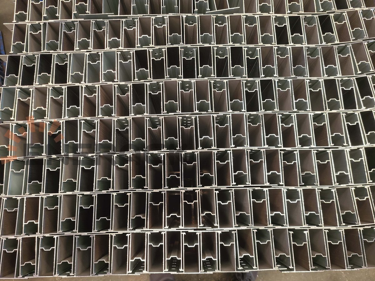 Enerack1's tweet photo. Enerack R60 Mini rail systems Installed in Serbian . The systems is simple and easy install ,save the time and cost .Choosing Enerack will always make you satisfied!
#Enerack #Solarmounting #solarpower #SolarRacking #PVMounting #MiniRail #HangerBolt https://t.co/3SpGyXJyE4