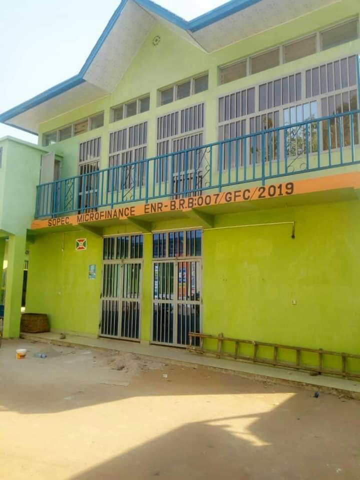 SOPEC2019MF's tweet photo. #Burundi: @SOPEC8 approche la population ,une agence est ouverte à Nyanza-Lac @makambaProvince ,région #Buragane. 
@SOPEC8 ,iterambere iwacu.
@BankiNkuru @amour_kwizera @RomoNzisabira1 @AbdulSibomana @Caso2005DM @FinancesBdi @BMineagrie @BurundiGov @KwaNtare @Abavugizi https://t.co/TekQZ5jZGy
