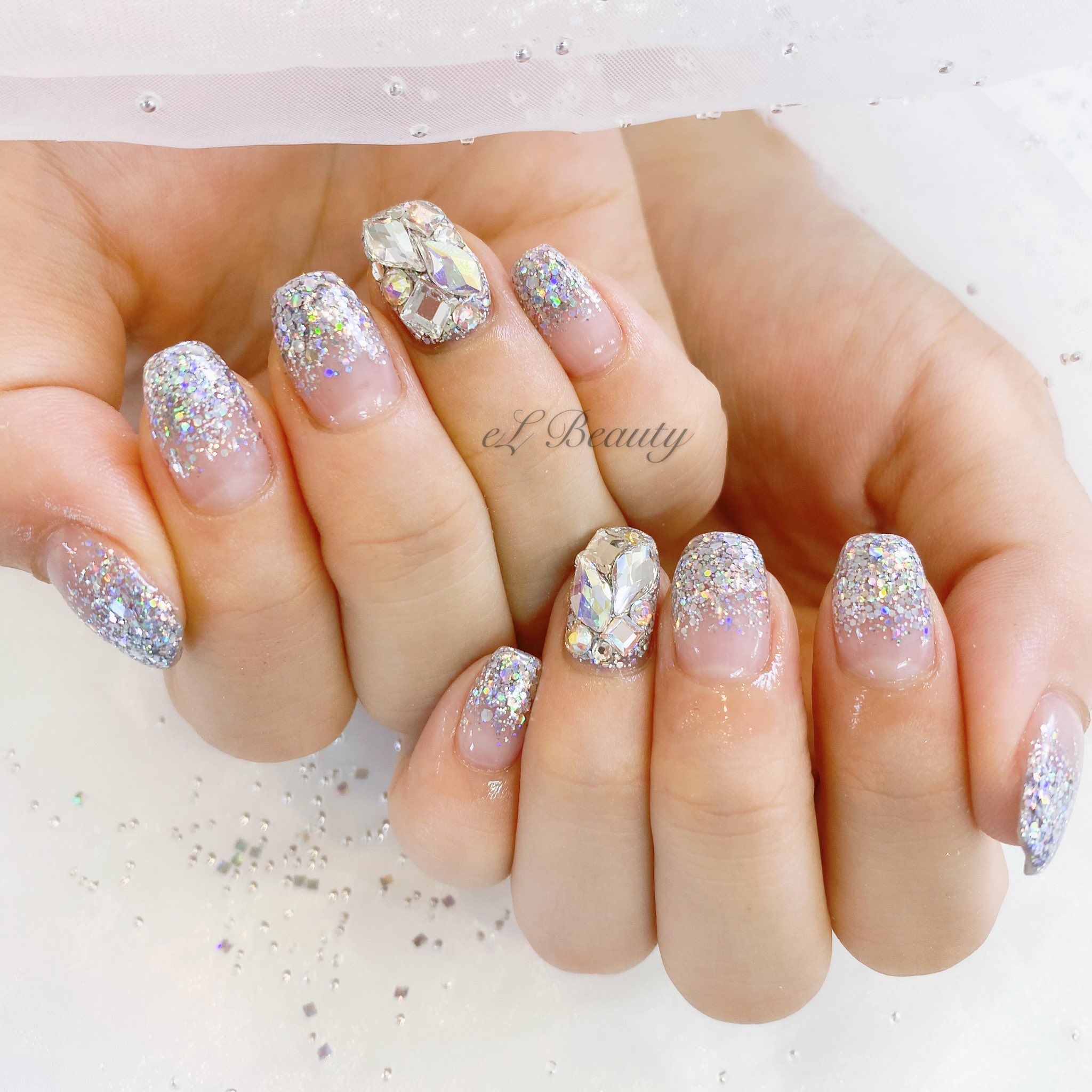 El Nail Salon イーエルネイルサロン ご予約24時間受付中 ネイルとまつ毛の同時施術1時間で終わらせます ネイル ネイルデザイン スカルプネイル 夏ネイル ボリュームラッシュ 銀座 新宿 まつエク まつ毛パーマ ラッシュリフト パリジェンヌ