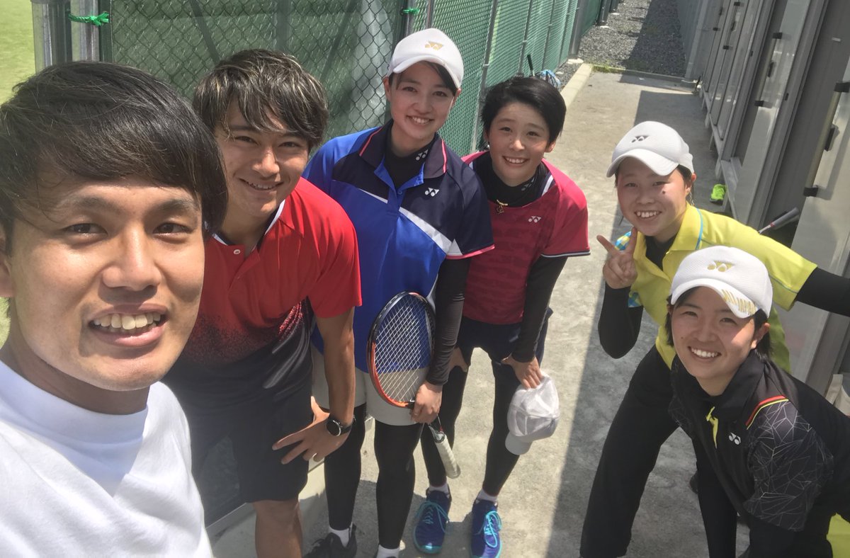 masato_ogiwara's tweet photo. 今日は東京女子体育大学でソフトテニスマガジン監修本の取材&amp;YouTube撮影！メンツやばすぎた！

@FunemizuYuta 
@rikoo_haya 
@shi_mars7 
@__rena02 
@cclemon0328o_o 
@s_softtennis02
@softtennis_mag https://t.co/Fw6i1P3AoS