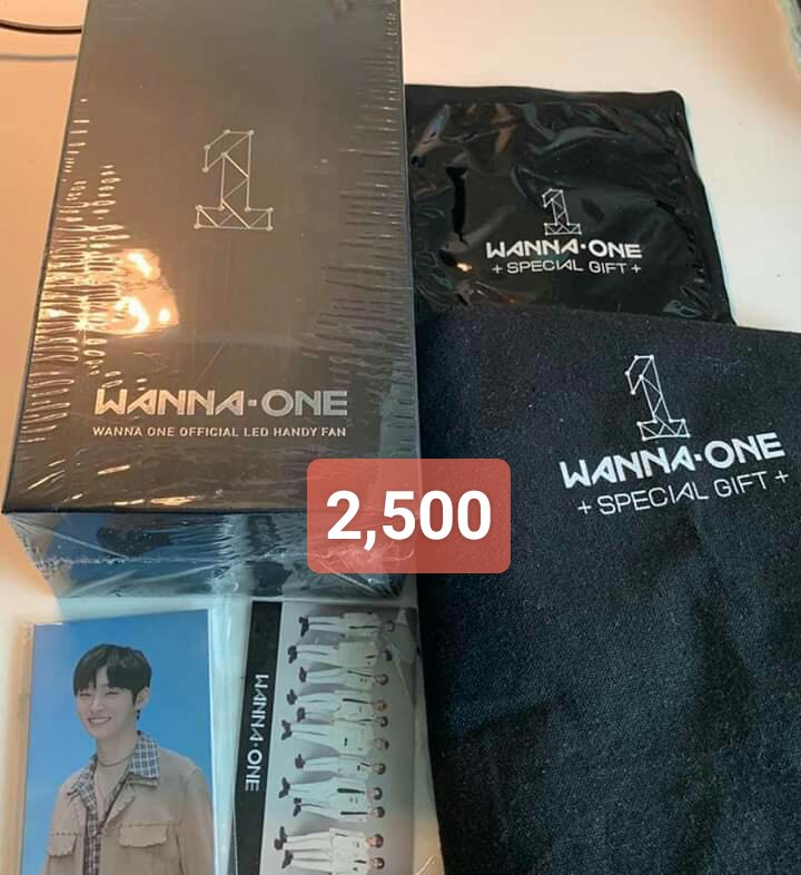 Anneyeong Porkies!WANNA ONE THEREFORE SPECIAL GIFTSET SEALEDPHP 2,200 SAVE 3001 DAY PAYMENT OF 50% OR FULL. OTHER 50% TIL DOP.DOP AUG 19SHIP TO PH AUG 22ETA 15 DAYS OR DEPENDS ON THE SITN.MOP BPI NAD GCASH ONLY!DM TO ORDER.Kamsa!  #porKShopGO19
