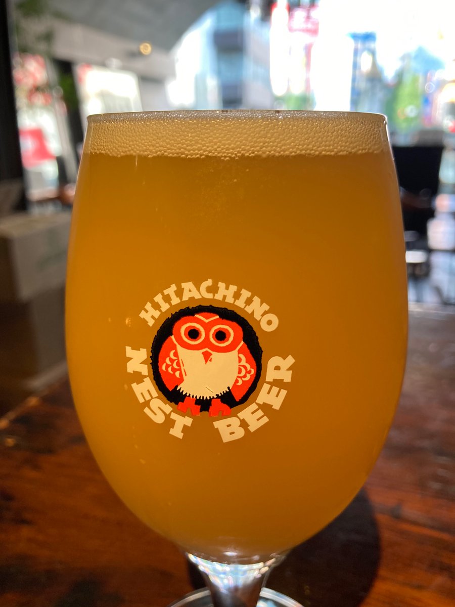 Yanagi94047680's tweet photo. 2杯目は常陸野さん!
#BREWBASE の新商品のB2BASICS!
シトラスメインのギャラクシー、モザイクという好みのホップを使ったヘイジー! ビール苦手な人でも飲みやすいジューシーでフルーティーなNEIPA!
美味しいです!
#常陸野ネストビール https://t.co/WsBNtPg8e0