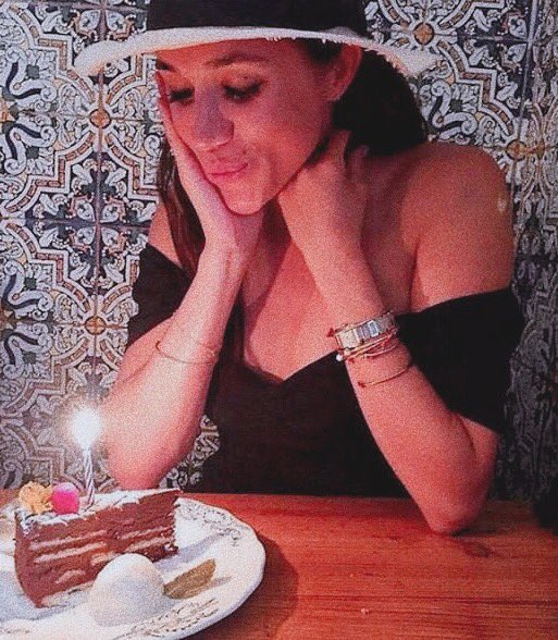 cutebbymeg's tweet image. 💗𝐇𝐀𝐏𝐏𝐘 𝐁𝐈𝐑𝐓𝐇𝐃𝐀𝐘 𝐌𝐄𝐆𝐇𝐀𝐍💗
today is an incredibly special day because 39 years ago you came into this world. ever since, you have blessed everyone with your love, beauty, kindness, compassion &amp;amp; intelligence. there aren’t enough words to—

#InspiredByMeghan