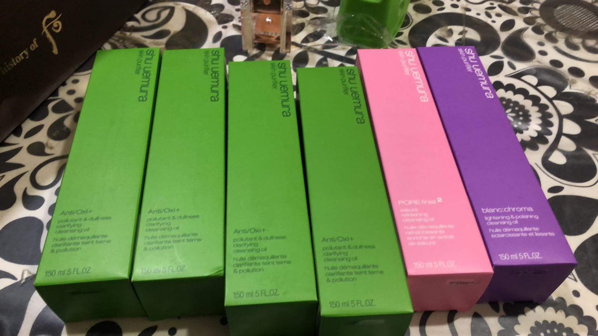 dreamm0811's tweet photo. เทๆๆๆ❤️❤️ Shu Uemura - Cleansing Oil ไซส์จริง 150ml #พร้อมส่ง 

⭐️ Anti/Oxi+ Pollutant &amp; Dullness สีเขียว = ลดเหลือ 830 บาท (มี 4 ขวด)
⭐️ blanc:chroma lightening&amp;polishing สีม่��ง = ลดเหลือ 830 บาท (มี 1 ขวด)
⭐️ POREfinist2 sakura refreshing สีชมพู = ลดเหลือ 730 บาท (มี 1 ขวด) https://t.co/VsRFq84sGB