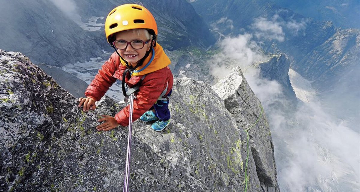 michaellinder's tweet photo. #Mountain #KidPower | Jackson Houlding, 3, has become the youngest ever to reach the peak 10,853-foot mountain #PizBadile on the #Italian-#Swiss border. Yes, a lot it was piggy-backing — but still, one heck of a confidence-builder.
https://t.co/4ENXpJN7nD https://t.co/wzOINGqLfU