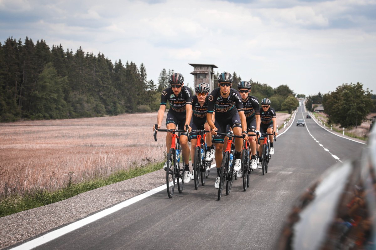 Eindelijk 🥳 

Morgen starten we onze eerste rittenkoers dit seizoen, de vijfdaagse #RondevanVlaamsBrabant

Line-up:

🦁 <a href="/ToAerts/">Aerts Toon</a> 
🦁 <a href="/NicolasCleppe/">Nicolas Cleppe</a> 
🦁 <a href="/JimAernouts/">Aernouts Jim</a> 
🦁 <a href="/AertsThijs/">Thijs Aerts</a> 
🦁 <a href="/AndreasGoeman/">Andreas Goeman</a> 
🦁 <a href="/Yentlbekaert1/">Yentl Bekaert</a> 
🦁 Daan Mariën