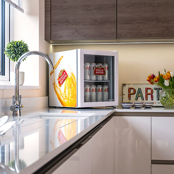 husky_lifestyle's tweet photo. Treat yourself to a branded #drinkscooler this August, just in time for the #BankHoliday!

https://t.co/ztuzubZlXZ

Whether relaxing with family or having a few friends over, the Husky drinks cooler will really make a statement.

#stellaartois #stella #budweiser #undercounter https://t.co/MsLjtMDZy4