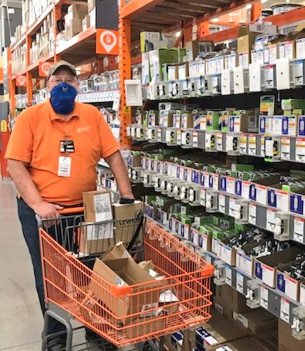 When your RDC comes in at 3 am and your rockstar MET team jumps right in to help with freight! Thank you team! #OurStoreOneStore #the6556