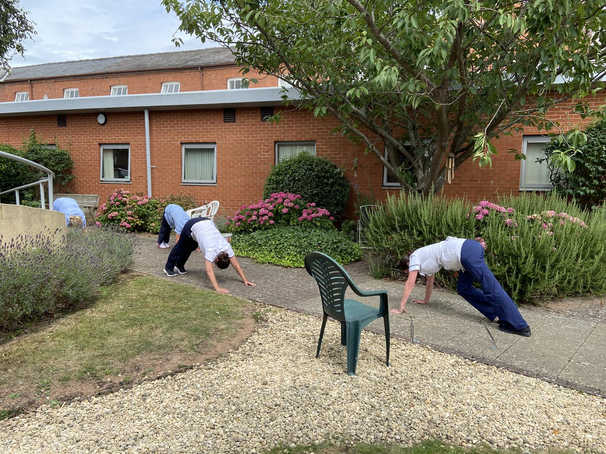 Day 4 - 10mins of lunchtime yoga  

#WeActiveChallenge #ActiveAHPs <a href="/WeAHPs/">WeAHPs 💙</a> <a href="/WyeValleyNHS/">Wye Valley NHS Trust</a> @hayter_hannah <a href="/racheldphysio/">Rachel Leek</a> #wac206