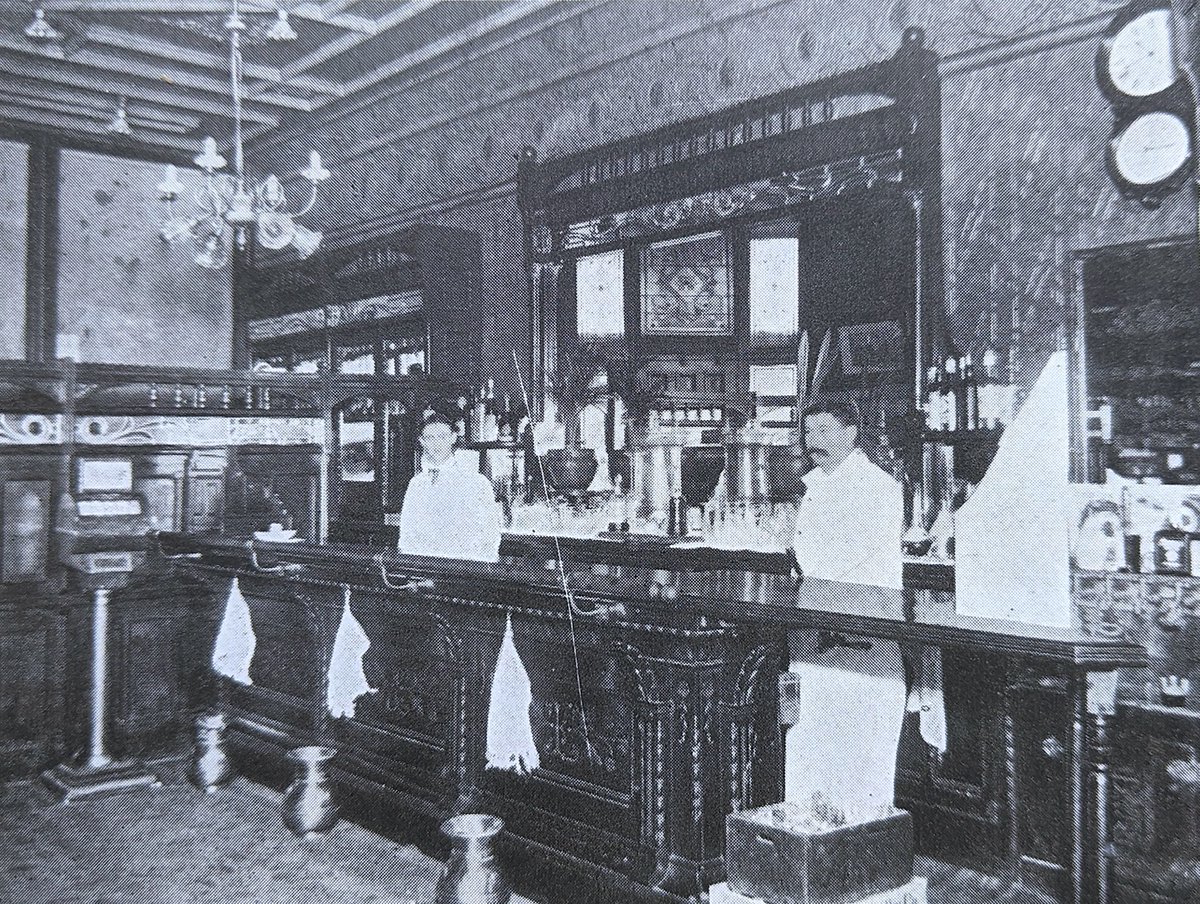 Here’s the next stop on the 1902 Oshkosh Saloon Crawl… we’re heading over to Opera House Square… bit.ly/3kdqrQW