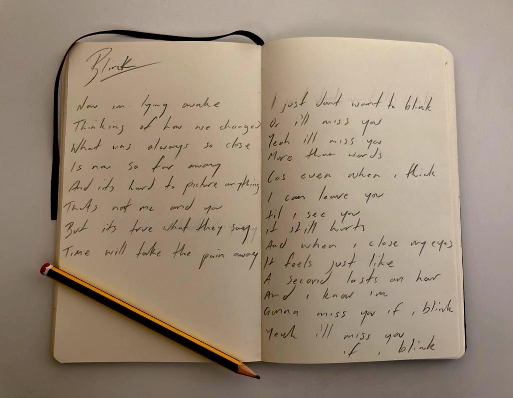 Sipatterson's tweet image. The lyrics sung to Blink sung beautifully by @lucypullin out now @amdeepinthought 

bit.ly/DIT10