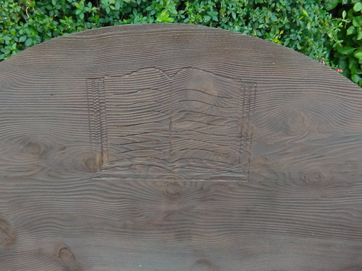 OD_Maire's tweet image. Thanks to LiamONeill for his fabulous Sculpture outside our #KillarneyLibrary @countykerry . Truly looks the part 🙂 [LiamONeill.com] 📖 #happyReading