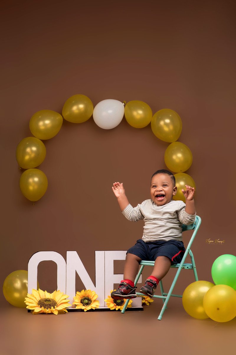 chemistsunny's tweet photo. We counted in days. 
And weeks.
Then months. 
Today, 
You start another time frame #years.
...of the greatest of your prosperity and influence, there shall be no end. 
The passionate commitment of the LORD Almighty will make this☝🏿happen.
Happy birthday Olayi-Ojo🍾👏👏 https://t.co/P6FrYb9NFl