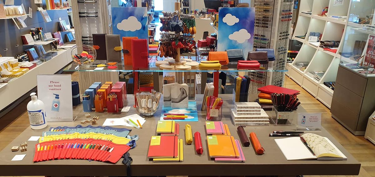 SALUTI DA... #Monaco ✈️
Se sei in viaggio, all'Aeroporto Internazionale di #Monaco ti aspettiamo nella nostra boutique per mostrarti tante tutte le nostre collezioni.
📍Fabriano Boutique MUNICH 🇩🇪
International Airport, Level 4 - Schengen Area
t. +49 89 97584244