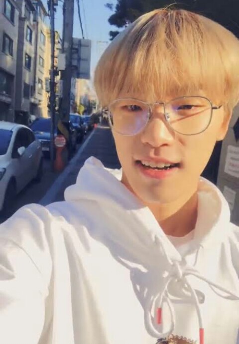 Now, let's talk about his visual.the way he looks so good when he wear his glasses