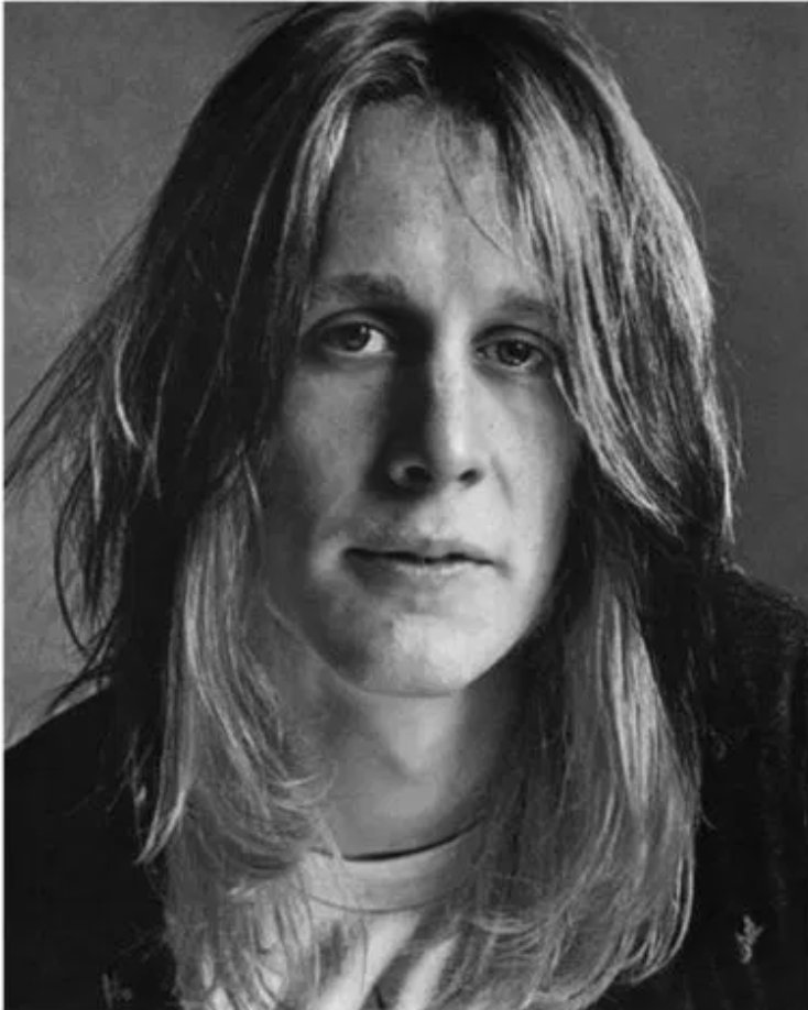 prodnose's tweet photo. Up early to record Treehouse &amp; finish a piece I've written about Todd Rundgren. While all civilised people agree that I Saw The Light is one of the most perfect pop songs, this often startles.
Q: How many musicians are on that record?
A: Just one. All instruments &amp; voices Todd R. https://t.co/mDctul5Abe