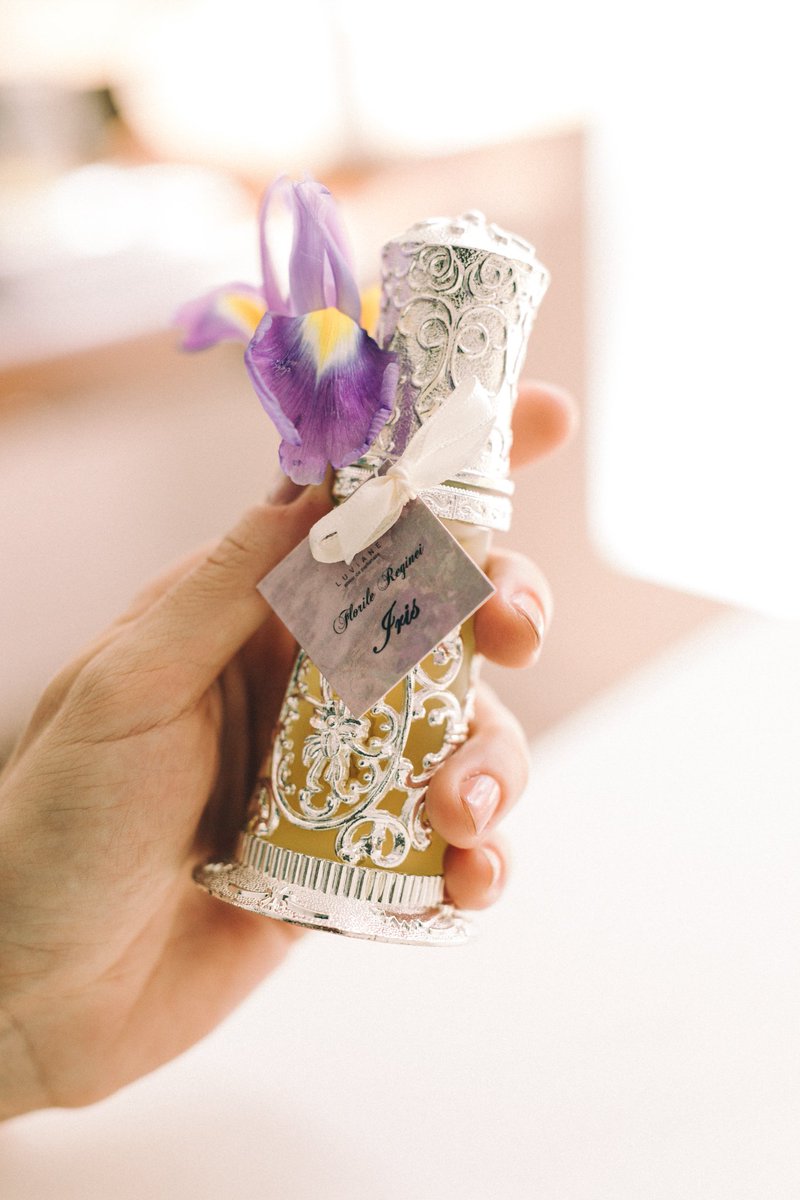 ShoppingInRo's tweet photo. Descoperă lumea parfumurilor artizanale prin ochii designer-ului olfactiv Iulia-Victoria Neagoe! Află din următorul interviu cum arată universul Luviane Atelier de Parfumerie, unde iau naștere parfumuri de poveste ❤️. https://t.co/EsfjaJYlPD #workandpassion #shoppinginromania https://t.co/vtRFO4EGxr