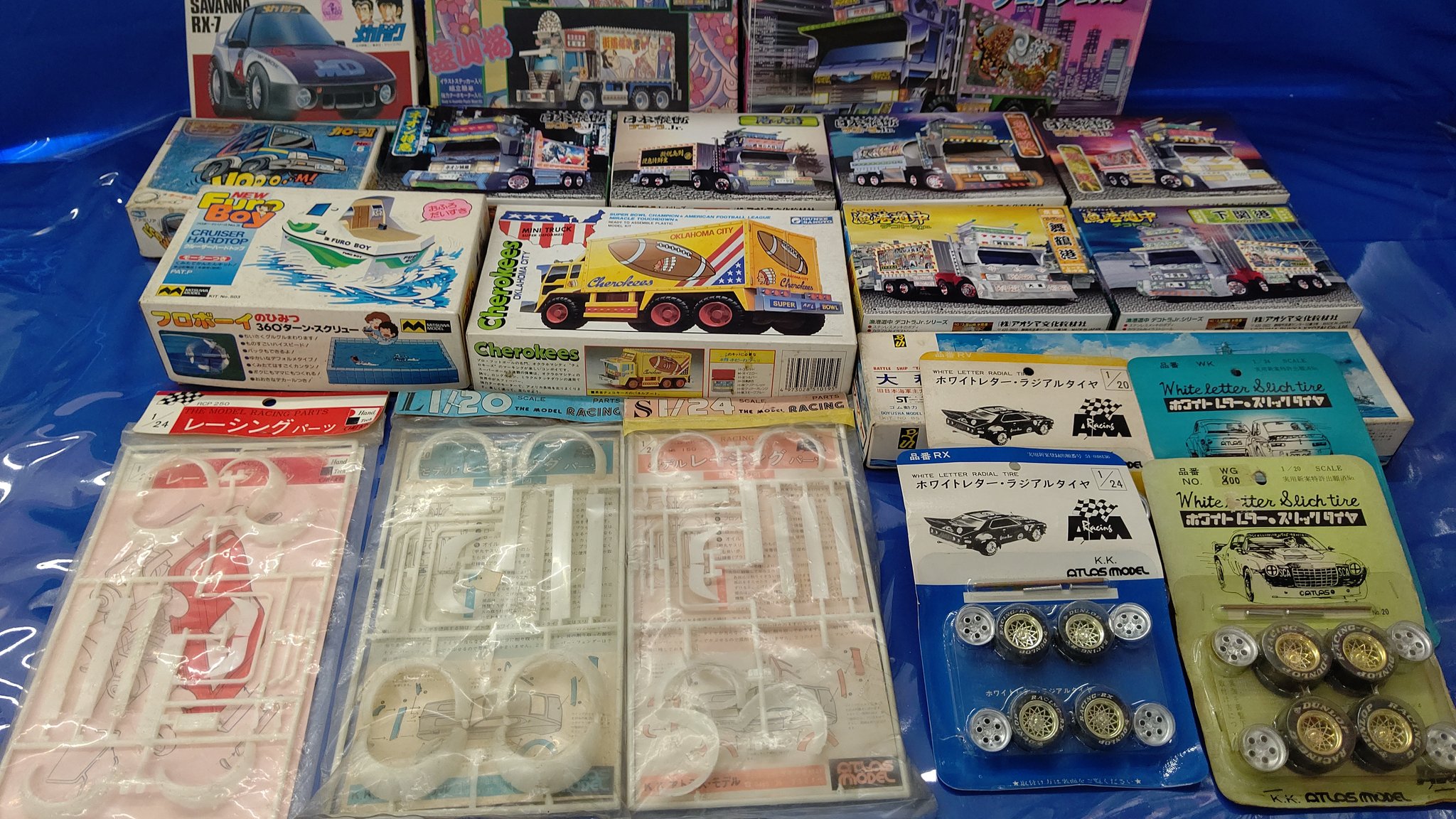 ロケットトイズ 公式 デコトラ 旧車 古いプラモデル 改造パーツ持ってきてくれました ホビー買取 ロケットトイズ 埼玉県行田市 T Co Fykmjwy4zh Twitter