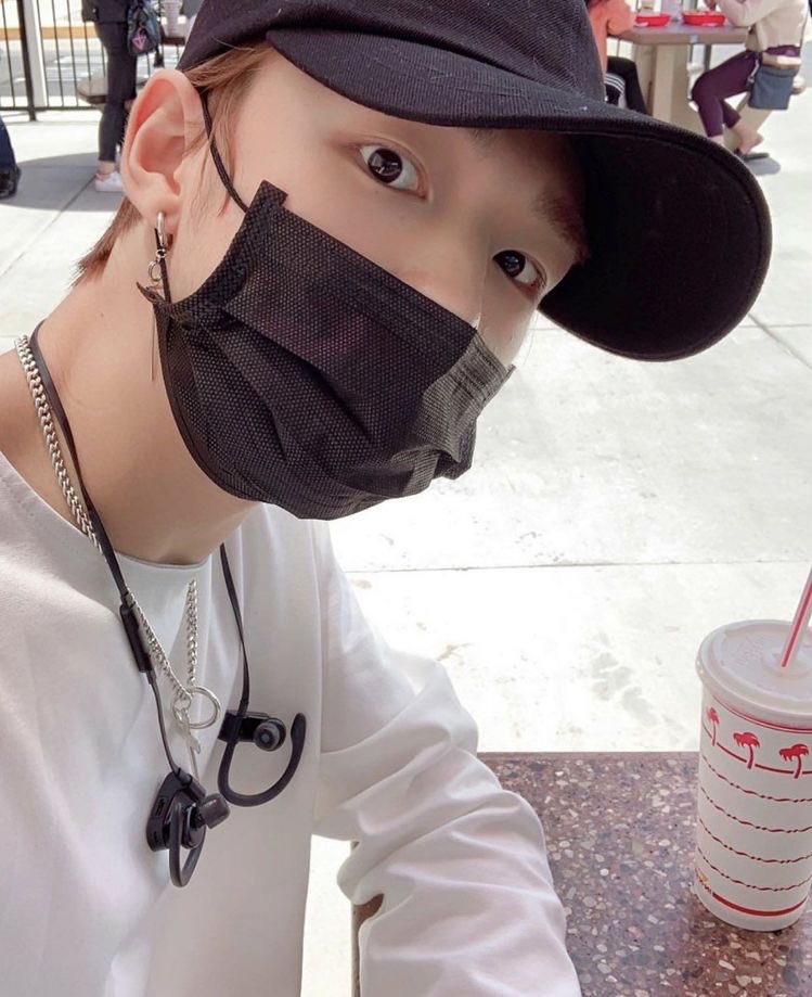 — hyunjin as your boyfriend; a thread that will make your day  #StrayKids    #skz