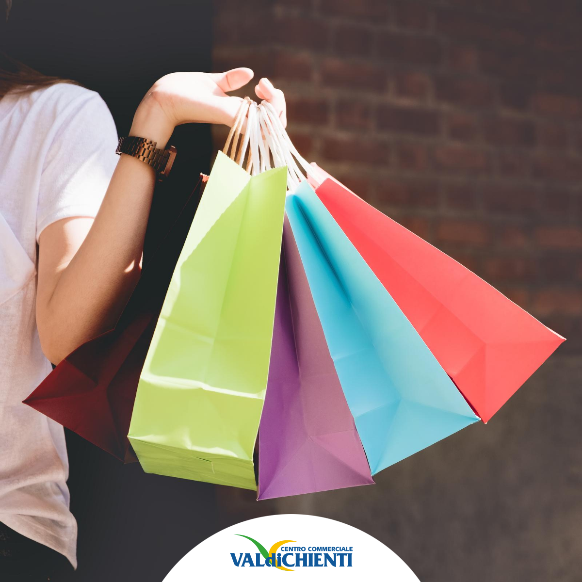 valdichienti's tweet photo. Fino al 30 settembre, partecipa alla MISSIONE SCONTRINI! 😎
Fai shopping e ricevi una percentuale degli acquisti sulla tua BravaCard: potrai trasformarli in Buoni Shopping! 🛍💳

Pronto a fare un pieno di shopping? 💪

#CentroValDiChienti https://t.co/NZ1eDowCkc