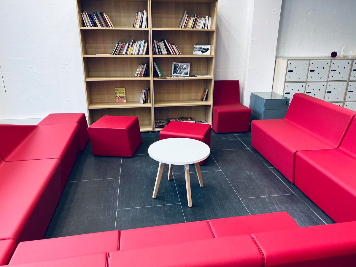 [<a href="/MicroFolie/">Micro-Folie</a>] L'espace #culturel et #numérique a ouvert ses portes hier au #CentreCommercial Evry2 !! Découvrez un musée numérique, un Fablab, un espace détente et un espace de #réalitévirtuelle 🤩 Une visite guidée vous attend en story #Facebook et #Instagram <a href="/grandparissud/">Grand Paris Sud</a>😁