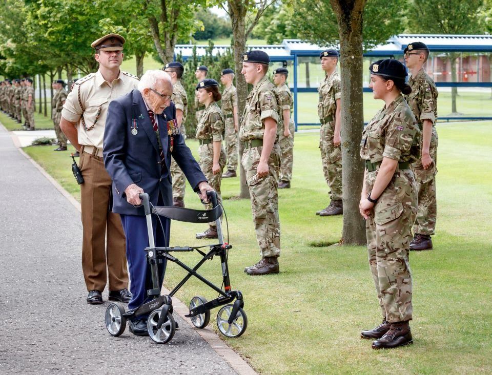 compassgroupuk's tweet photo. It's great to see @captaintommoore visiting The Army Foundation College, in his capacity as Honourary Colonel. An excellent day for all, a huge ESS Support Services team effort across the site to make it special, thank you all!
#ESSWay #AFCHarrogate
πΈ PA https://t.co/k3HWSAtumT