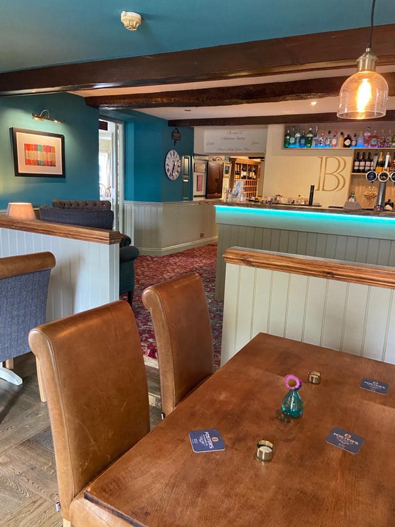toolsandtimber's tweet photo. It was a pleasure to make and supply this stunning Oak Waney Edge Bar Top for our Fantastic Local Hotel - Brantwood Hotel just up the road from us 🤩
Doesn’t it look Fabulous 🤩 https://t.co/WlauPHvBAz