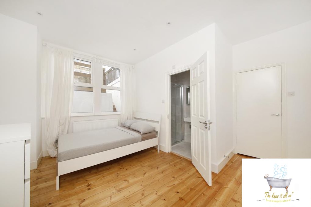 TheKnowItAllCo2's tweet photo. A #greatmorning with this #brandnew #modern #twobedroom #flat in # #Brixton #deepcleaned #throughout which is #now #ready to be put #onto #the #market ..#most #importantly we have a #satisfied #owner βΊοΈ
If you #are #looking for a #free #consultation please get in touch with us https://t.co/HKZVfU1gXj