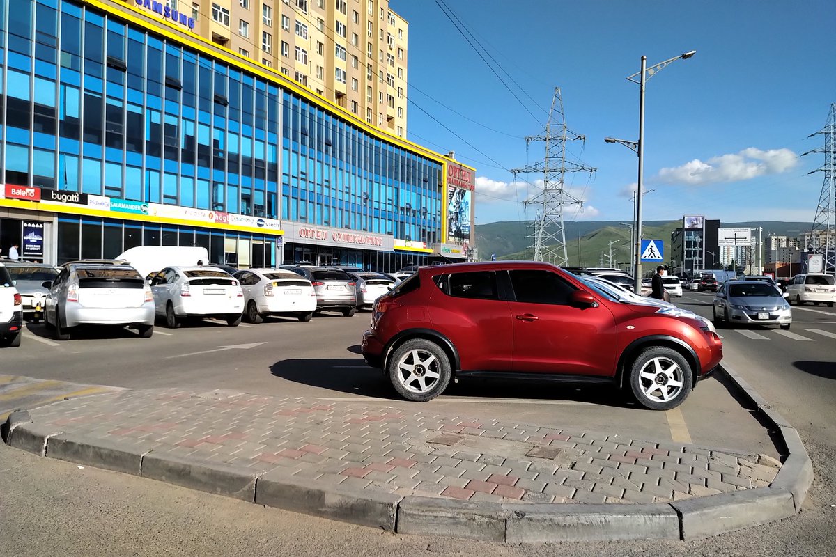 .<a href="/GanbaatarJambal/">Жамбалын Ганбаатар</a> гишүүн ээ, та энэ явган замыг хулгайлахаар бүр шийдцэн үү тэ? Буцааж өгөхгүй юу тэ?

#SaveUB #ХүндээЭэлгүйХот