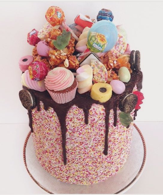 ilovecandy_ng's tweet photo. Candy Cake Idea for the sweet toothed!!

#CandyCake #CandyCakeIdea #Cake #Candy #I❤️🍭 #ILoveCandy https://t.co/6kU7xNeHnQ