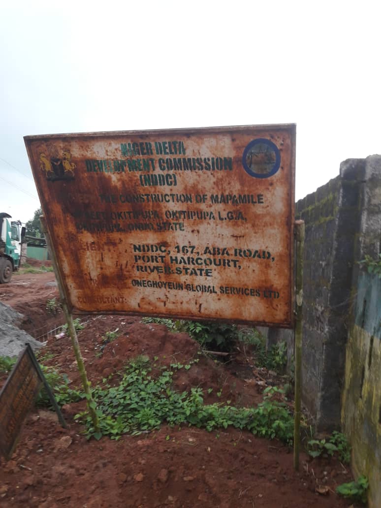 4lowTheProjects's tweet photo. We tracked an ABANDONED project awarded by @NDDCOnline to Onegheyeun Global Services Ltd for the Construction of Mapamile Street, Okitipupa, Okitipupa L.G.A, Ondo State #FollowTheProjects #FixOurInfrastructures @tundefashola @macfound @HEDAgenda @arakunrinaketi @MBuhari @ICPC_PE https://t.co/NuB71hwKcE