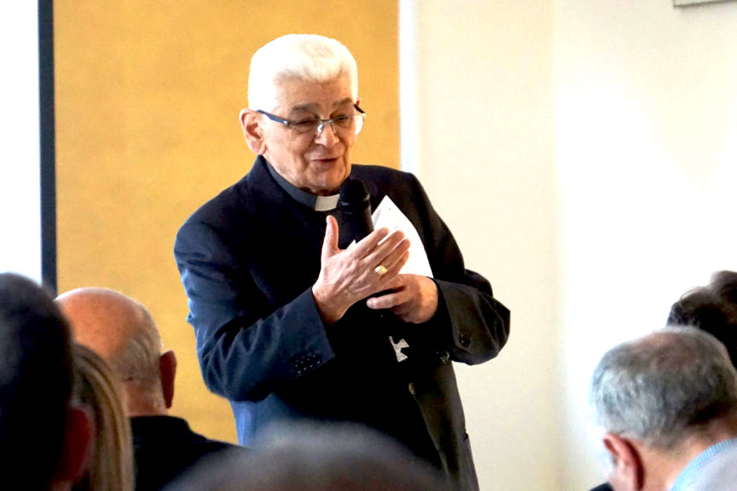 Ci ha lasciato un grande amico del #Meic, mons. Lorenzo #Chiarinelli. Si è conclusa un'esistenza abitata dal mistero di Dio, capace di tessere un costante dialogo tra il Vangelo e la cultura. Siamo grati a Dio per il dono della sua vita. Il nostro ricordo: meic.net/index.php?id=4…