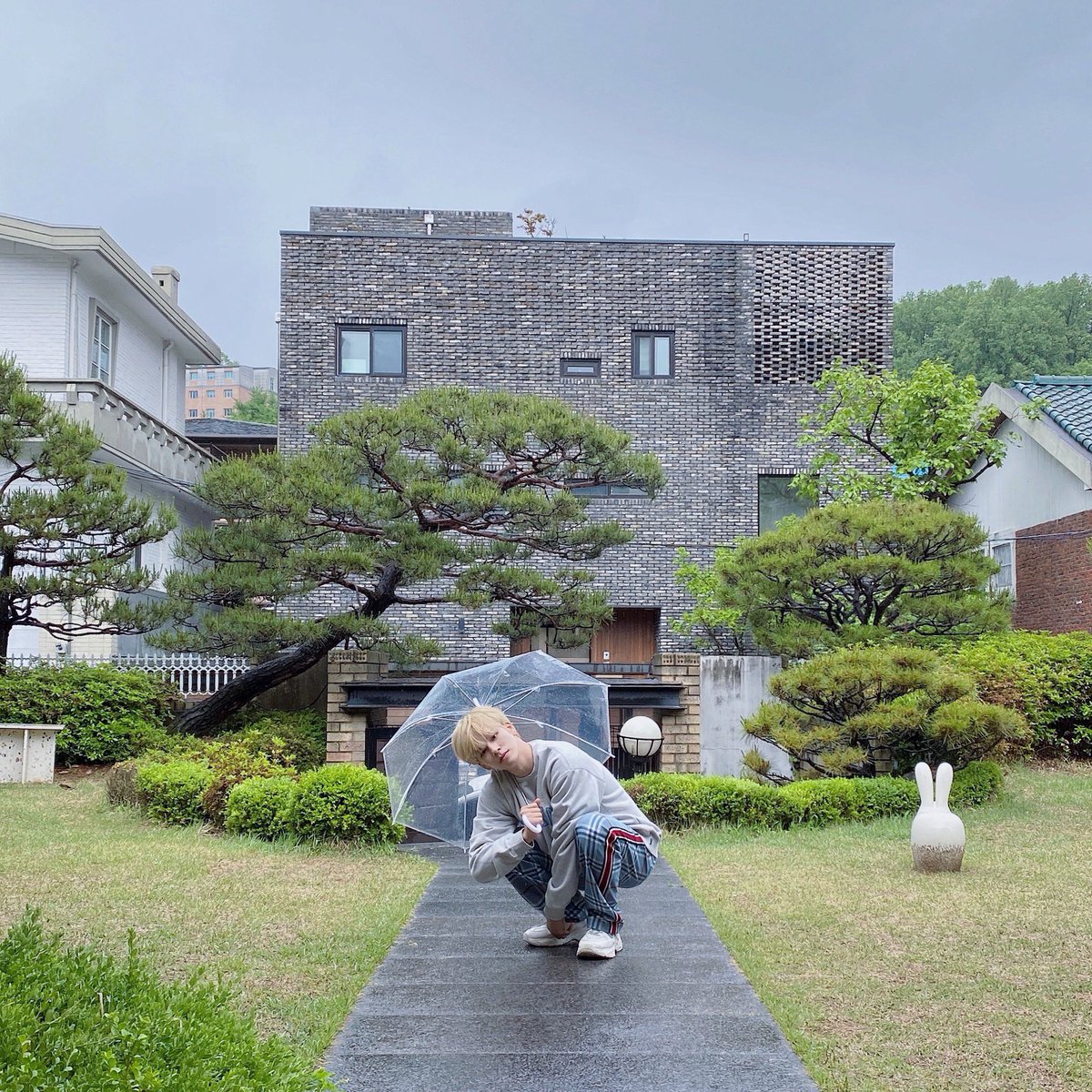 CRAVITY_twt's tweet photo. 러비티 러비티 러비티
나른나른한 날에
나른나른한 사진🥰
#크래비티 #세림 #썸머패키지 #포토북 https://t.co/7EaatWu6OE