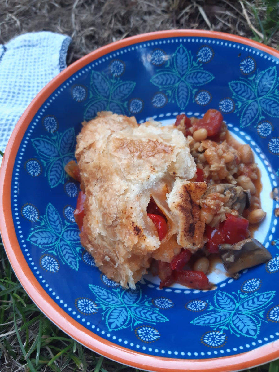 makingpassenger's tweet photo. Hi @heatherbrownuk - For Passengers weekly cookery club we made your @dorsetfoodifeed Sausage &amp; Bean Pie, and it was awesome on all counts! Any suggestions for next week? https://t.co/Mqs9JBkVe7