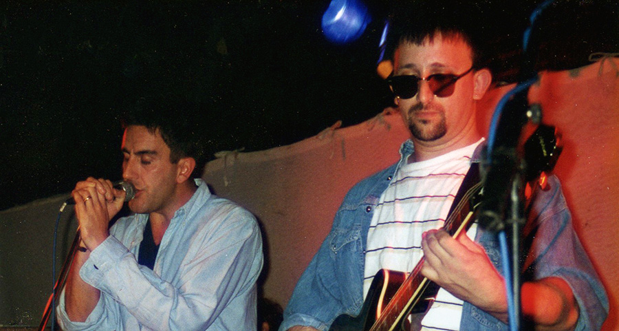 Happy birthday to singer-songwriter-producer Ian Broudie!  