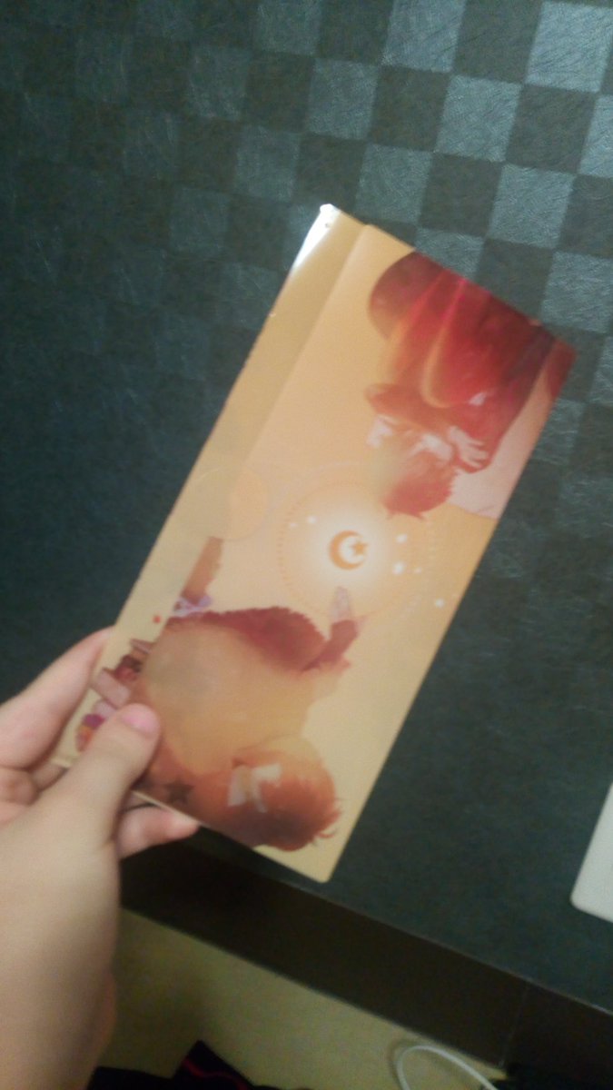 他担だけどお菓子欲しくて買った笑
ファミマの店員さんめっちゃ話しやすくて好きになった()このamtkさんが個人的に1番好き