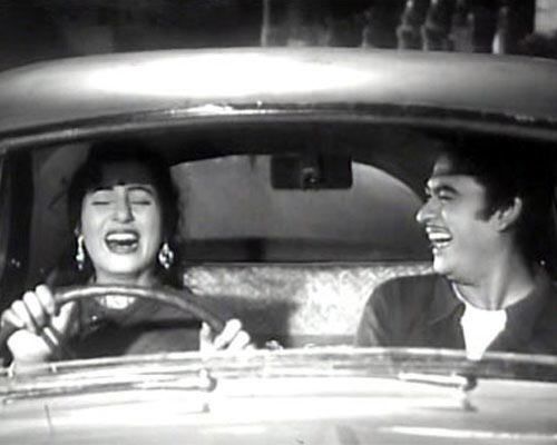 9. Once, when a director dragged Kishore Kumar to court for not following his instructions on his sets, the singer decided to take him very seriously. While shooting a car scene, Kishore Da kept driving till he reached Panvel because the director had forgotten to say ‘cut’!