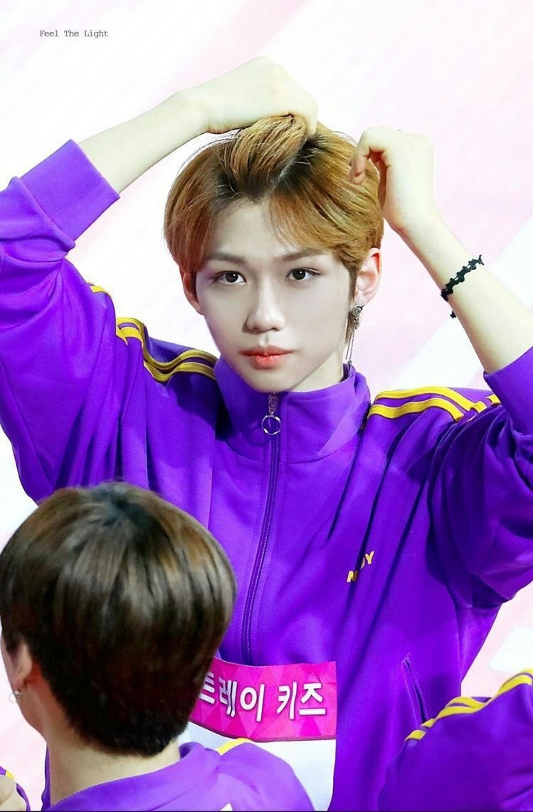 — felix’s resting face; a very hot thread  #StrayKids    #skz