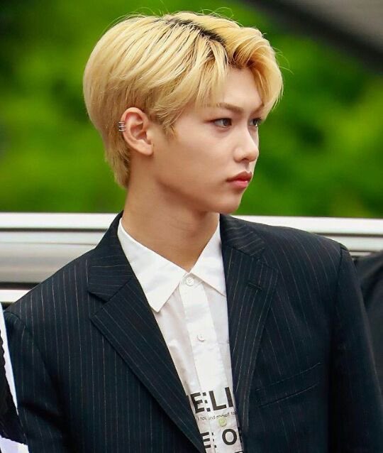 — felix’s resting face; a very hot thread  #StrayKids    #skz