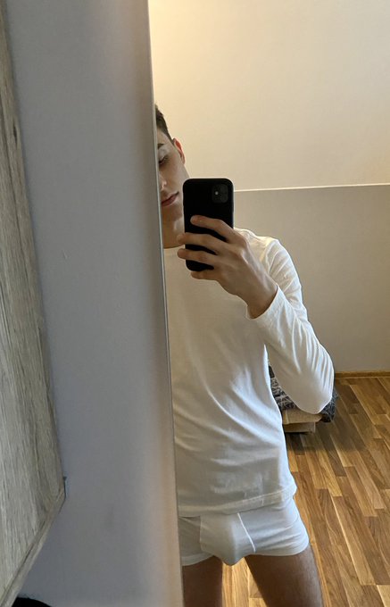 ???
#gay https://t.co/uLvFxtR1Oc