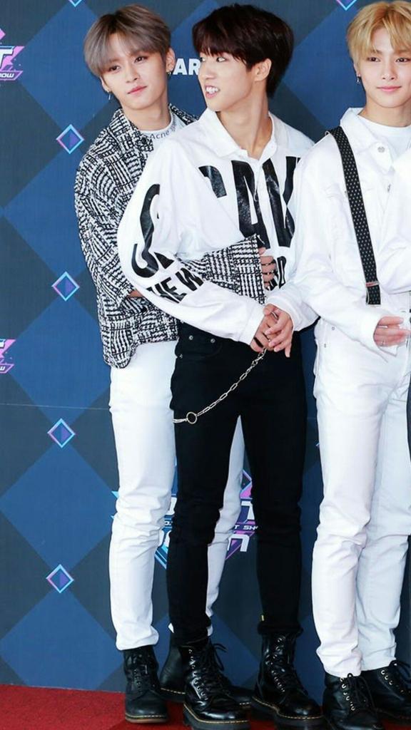i want to be in between them! ! !