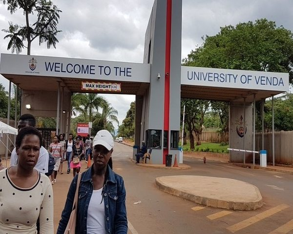 CapricornFMNews's tweet photo. #UnivenStudentResidenceCrisis The University of Venda, is the latest institution of higher learning to spark social media outrage on Twitter, with some people saying that the university must fall.
IMS https://t.co/OG92C0dLAe