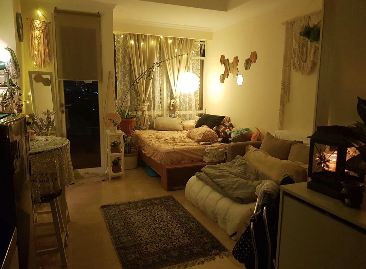firyalblfst's tweet photo. 11. Bohemian

Ini unit studio di Apt Menteng Park. Konsepnya bener2 bikin nyaman bangett kyk boho chic gitu. Muat bisa 4-5 orang karna ada sofa bed yang gak kalah empuk sm bed nya hahahah. Rate harga nya start from 550ribu

https://t.co/waljKnmD41 https://t.co/EoIvquhJil