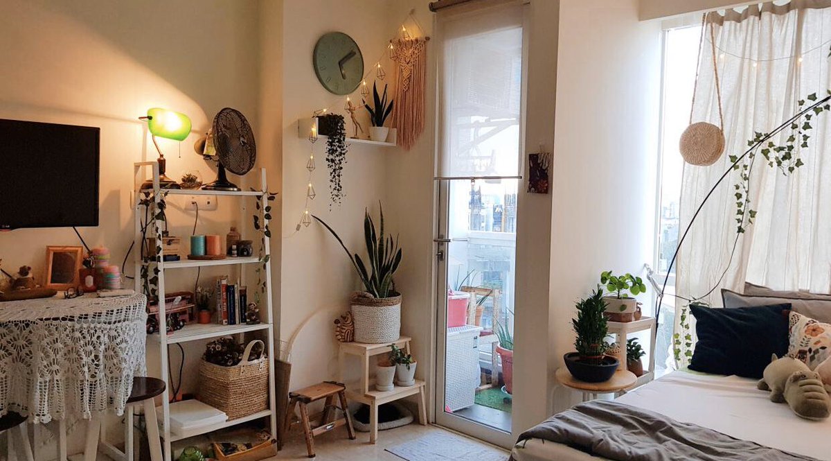 firyalblfst's tweet photo. 11. Bohemian

Ini unit studio di Apt Menteng Park. Konsepnya bener2 bikin nyaman bangett kyk boho chic gitu. Muat bisa 4-5 orang karna ada sofa bed yang gak kalah empuk sm bed nya hahahah. Rate harga nya start from 550ribu

https://t.co/waljKnmD41 https://t.co/EoIvquhJil