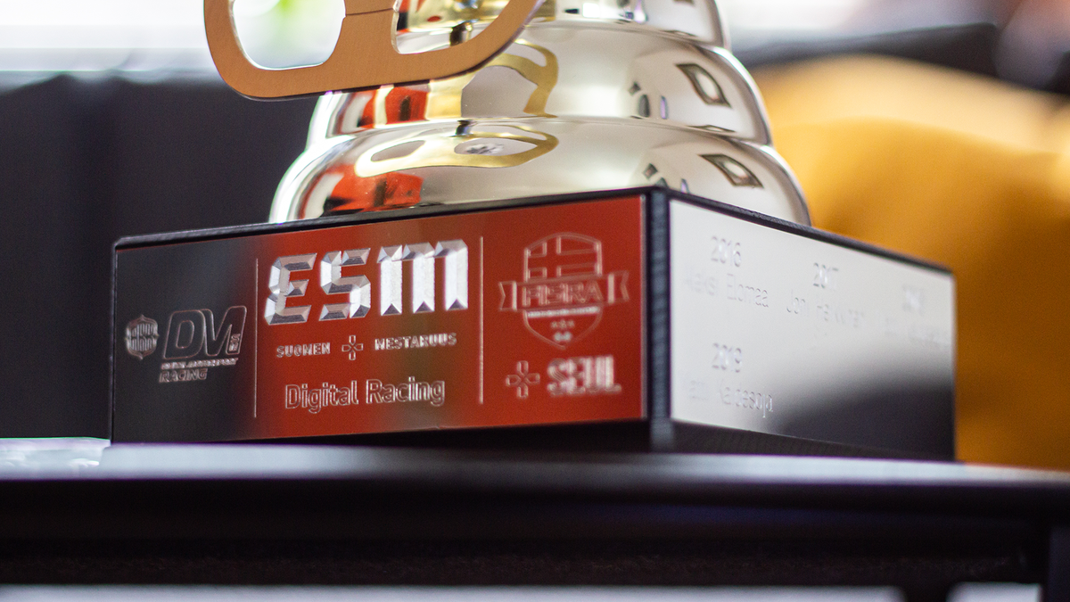 Viikonloppuna kruunataan vuoden ensimmäinen e-urheilun Suomen mestari! 🏆

Digital Racing eSM 2020 -finaali järjestetään Jyväskylän Lutakon satamassa Neste Rally Finland eChallenge -tapahtumassa! 🏎

🔗 esm.gg/digital-racing…

#esportsfi #esm <a href="/simracingfi/">FiSRA</a> <a href="/AKKMotorsport/">AKK-Motorsport</a>