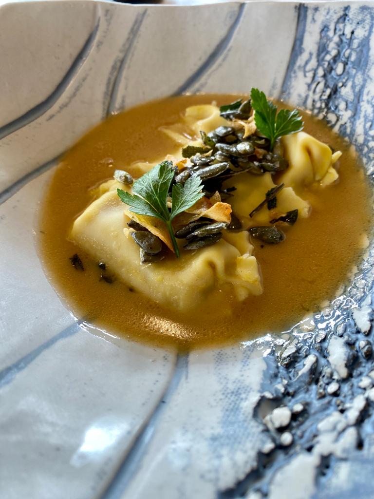 creationwines's tweet photo. A new dish from Creation Culinary team! 🥰 Roast Butternut & Sage Agnolotti with Smoked Paprika Butter Emulsion, Garlic & Pumpkin Seeds.👌Worth a drive to Creation for a delicious lunch in our beautiful setting!
#creationmetamorphosis #cocoontocreation #lunch #visithemelenaarde https://t.co/y7KQh6uQ8j