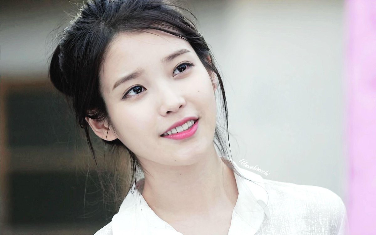 No matter how I look at it,  #IU or Lee Jieun is a person of contradictions, that shouldn’t work. Yet, it’s remarkable that she just made it work, and work wonderfully..Her charm that gravitates people to her, her personality that made them stay..A thread..on her duality..