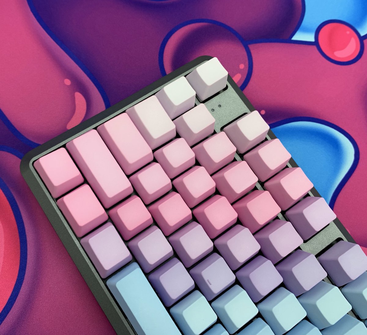 AlpheriorKeys's tweet photo. 🥳🎉🥳🎉🥳🎉
🚨#Giveaway!🚨
🥳🎉🥳🎉🥳🎉

KEYBOARD😱

Hey Everyone! We've teamed up with @KailhSwitch to giveaway our Fade Hotswap TKL with Kailh Speed Pink Switches!

-Retweet &amp; Like
-Follow us &amp; @KailhSwitch 
-Tag 2 Friends

Winner Chosen in 48 Hours🥳🎉
https://t.co/vsdYWYHVGC https://t.co/SIZRyiwwHp