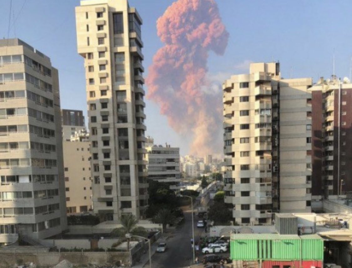 RM74110's tweet photo. My heart aches for the lebanese people i hope everyone stays safe, my heart goes to you💔 #بيروت https://t.co/RjFrfUycMN